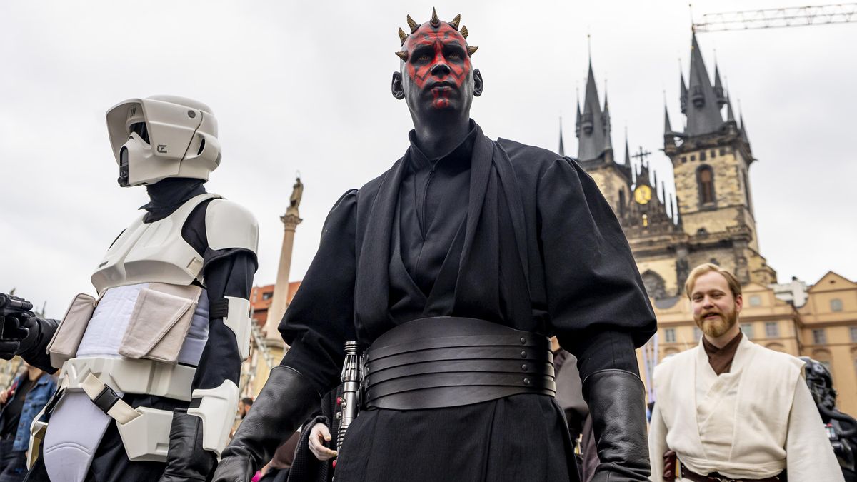 FOTO: Fanoušci slavili den Star Wars. Prahou prošel Darth Vader i Obi-wan Kenobi